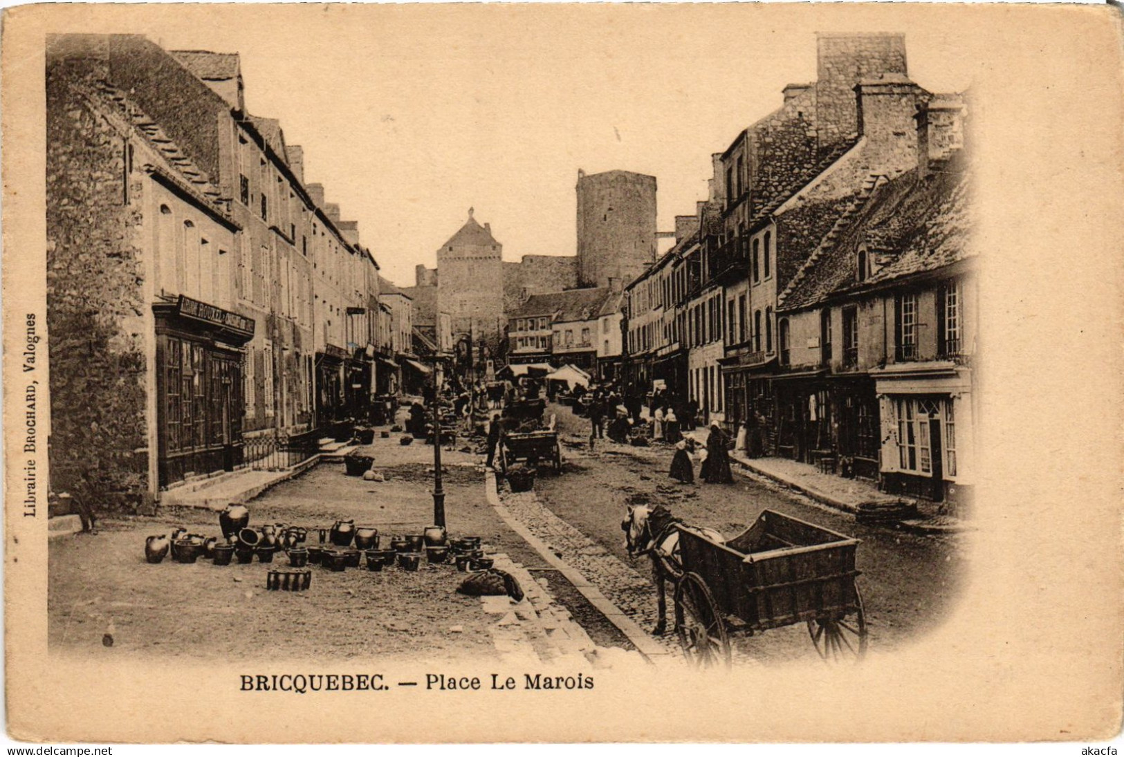 CPA Bricquebec Place Le Marois (1392192)