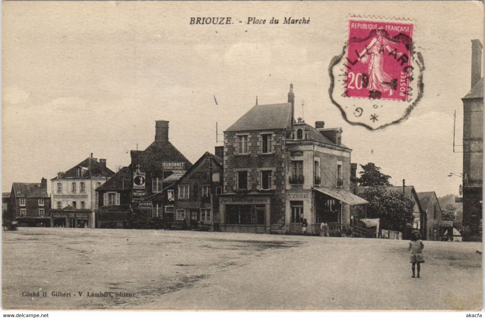 CPA BRIOUZE-Place du Marché (29589)