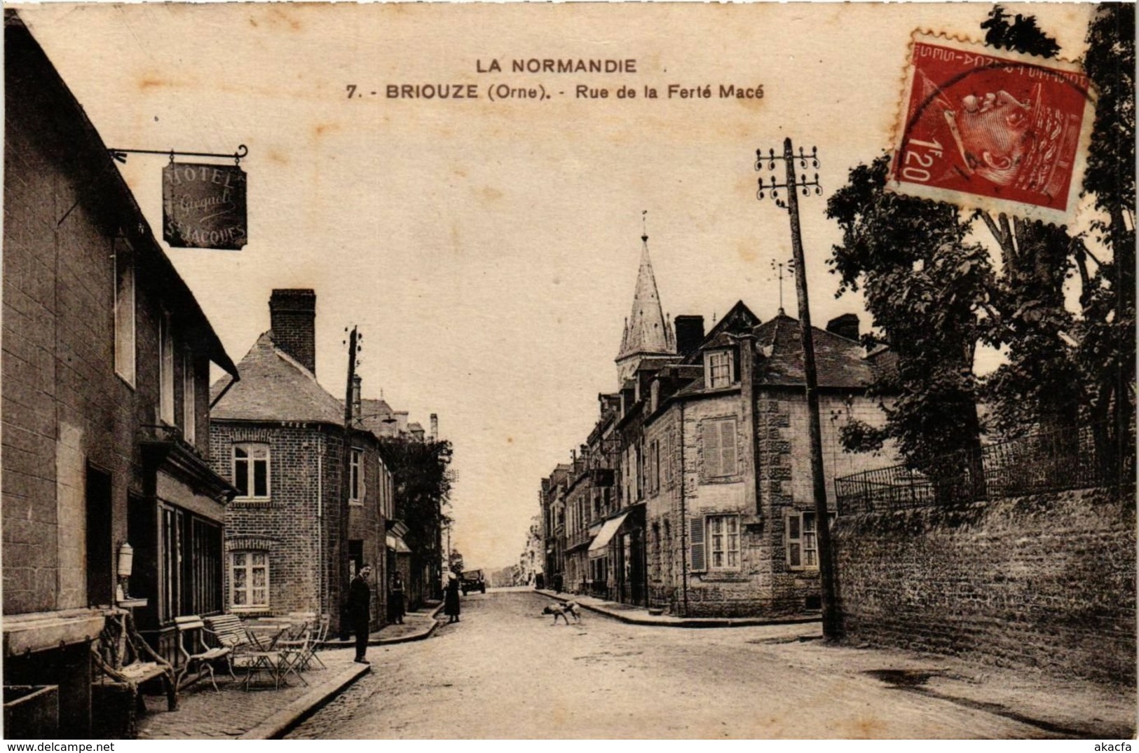 CPA BRIOUZE - Rue de LA FERTÉ-MACE (259354)