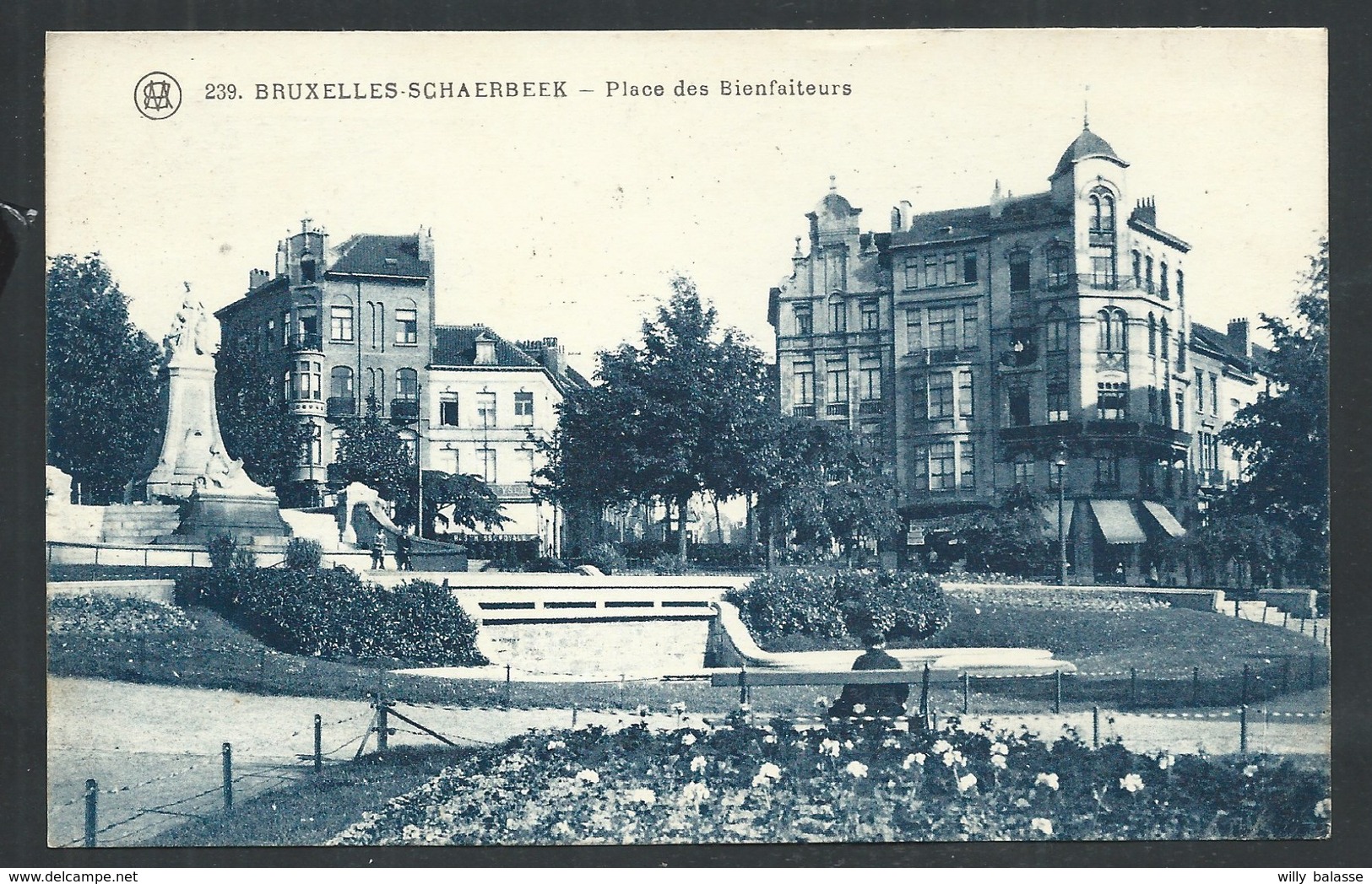 +++ CPA - Bruxelles - SCHAERBEEK - SCHAARBEEK - Place des Bienfaiteurs  //