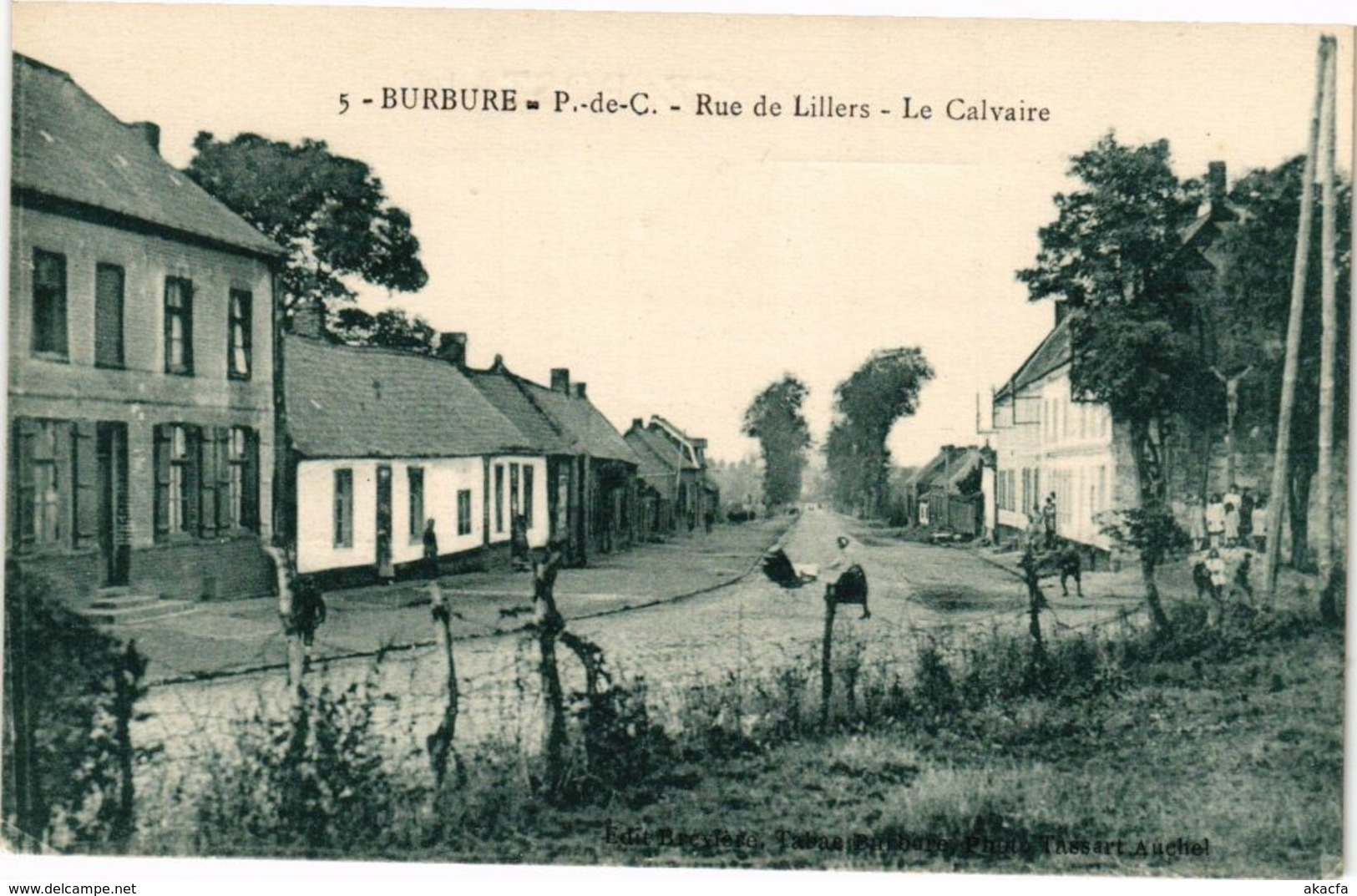 CPA BURBURE - Rue de Lillers - Le Calvaire (220320)