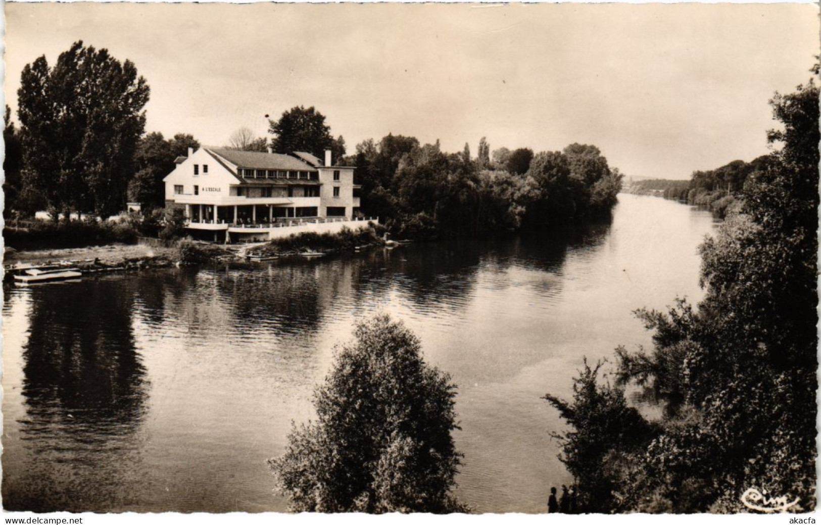 CPA Butry Au bord de l'Oise L'Escale FRANCE (1332652)