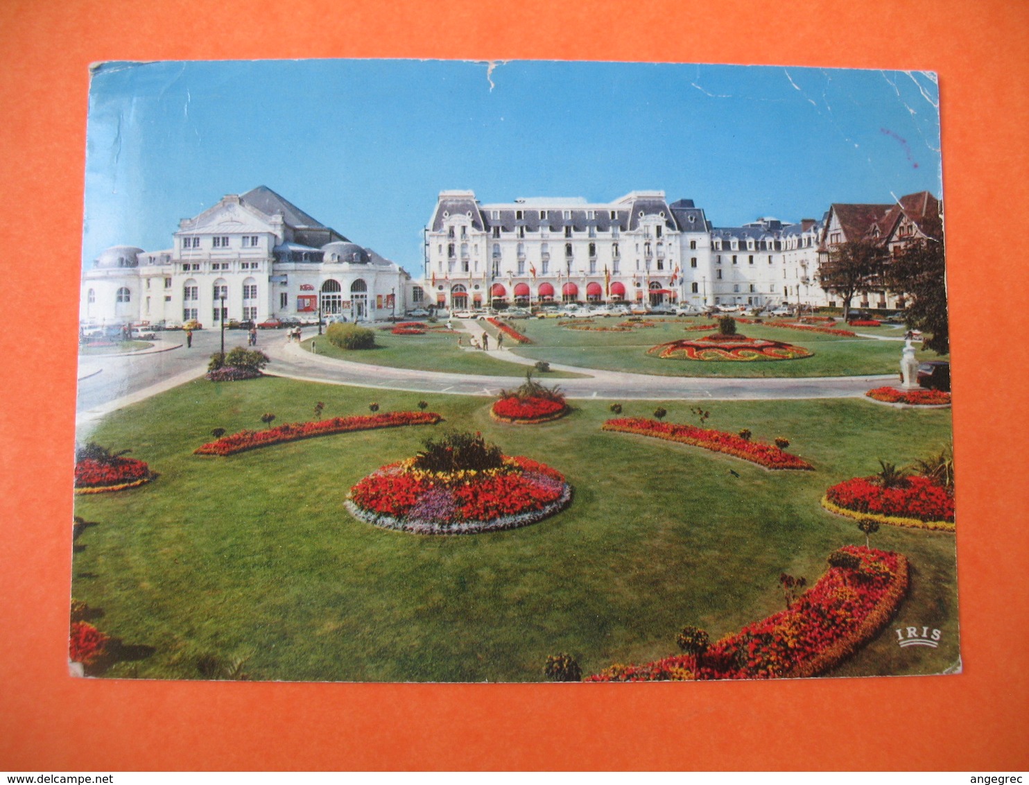 CPA     Cabourg   1978  -  Les Jardins du Casino