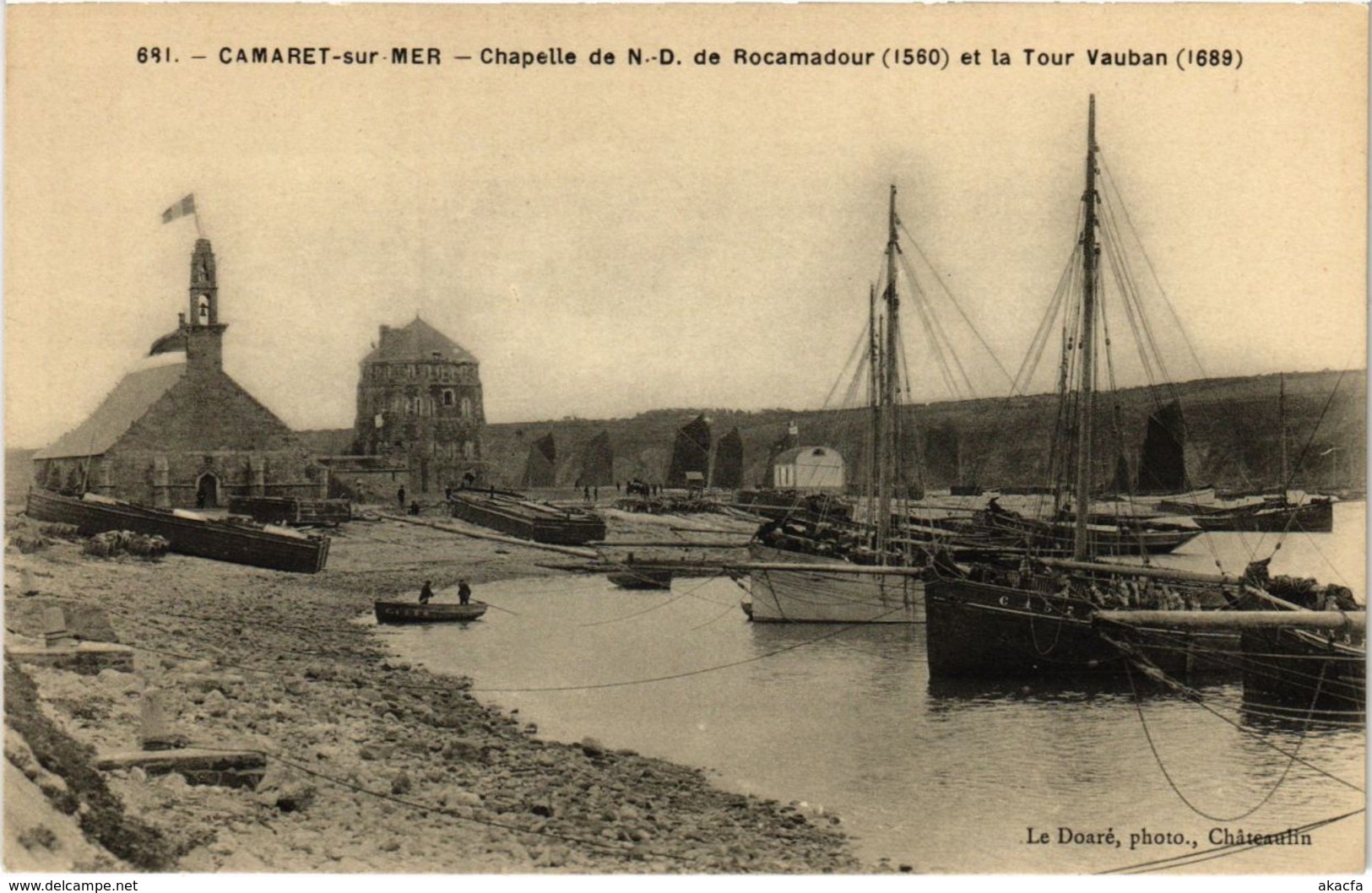 CPA Camaret-sur-Mer - Chapelle de N.-D. De Rocamadour - Tour Vauban (1033027)