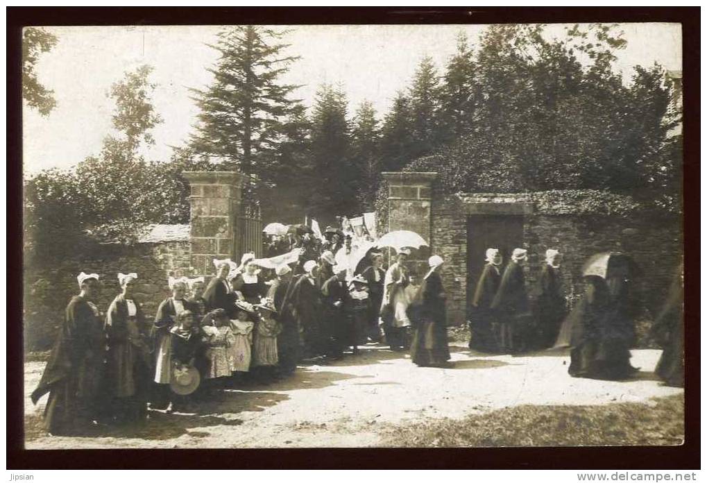 Cpa carte photo du 29 Lampaul Guimiliau Morlaix Pélérinage procession Callot ?? ME1