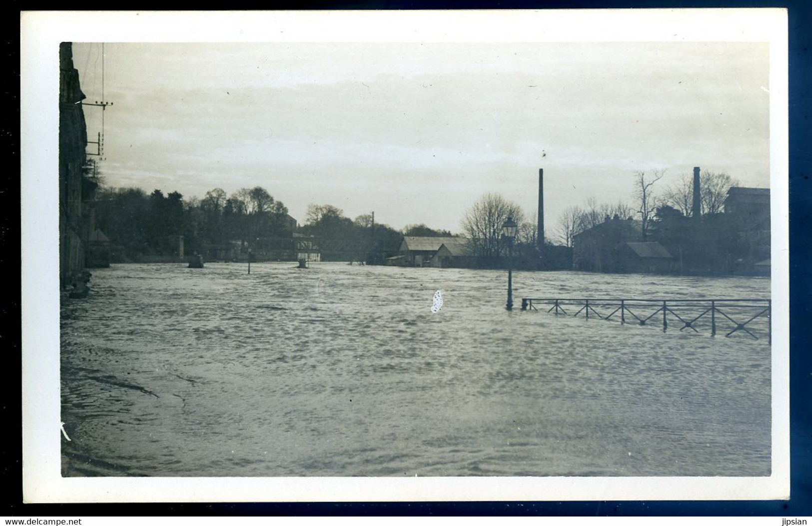 cpa carte photo du 35 inondations  Redon --- cachet photographe L. Colard 5 rue Victor Hugo Redon  SE20-9