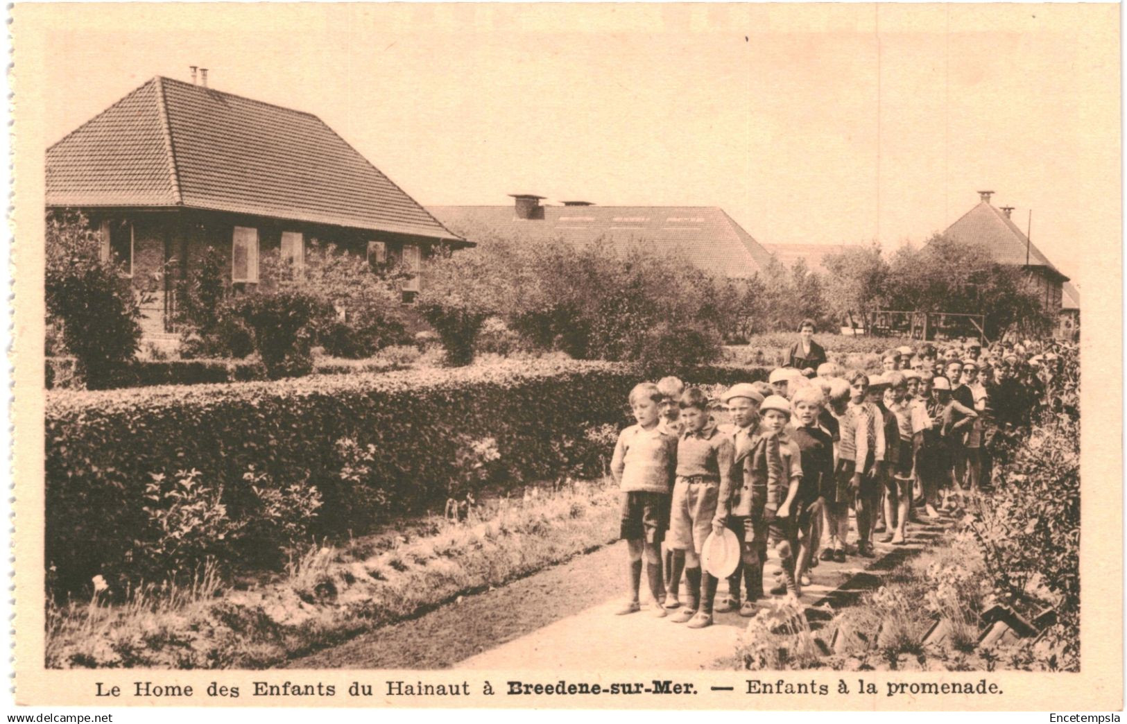 CPA  Carte postale Belgique Bredene sur mer Home des enfants du Hainaut Enfants à la promenade VM85342