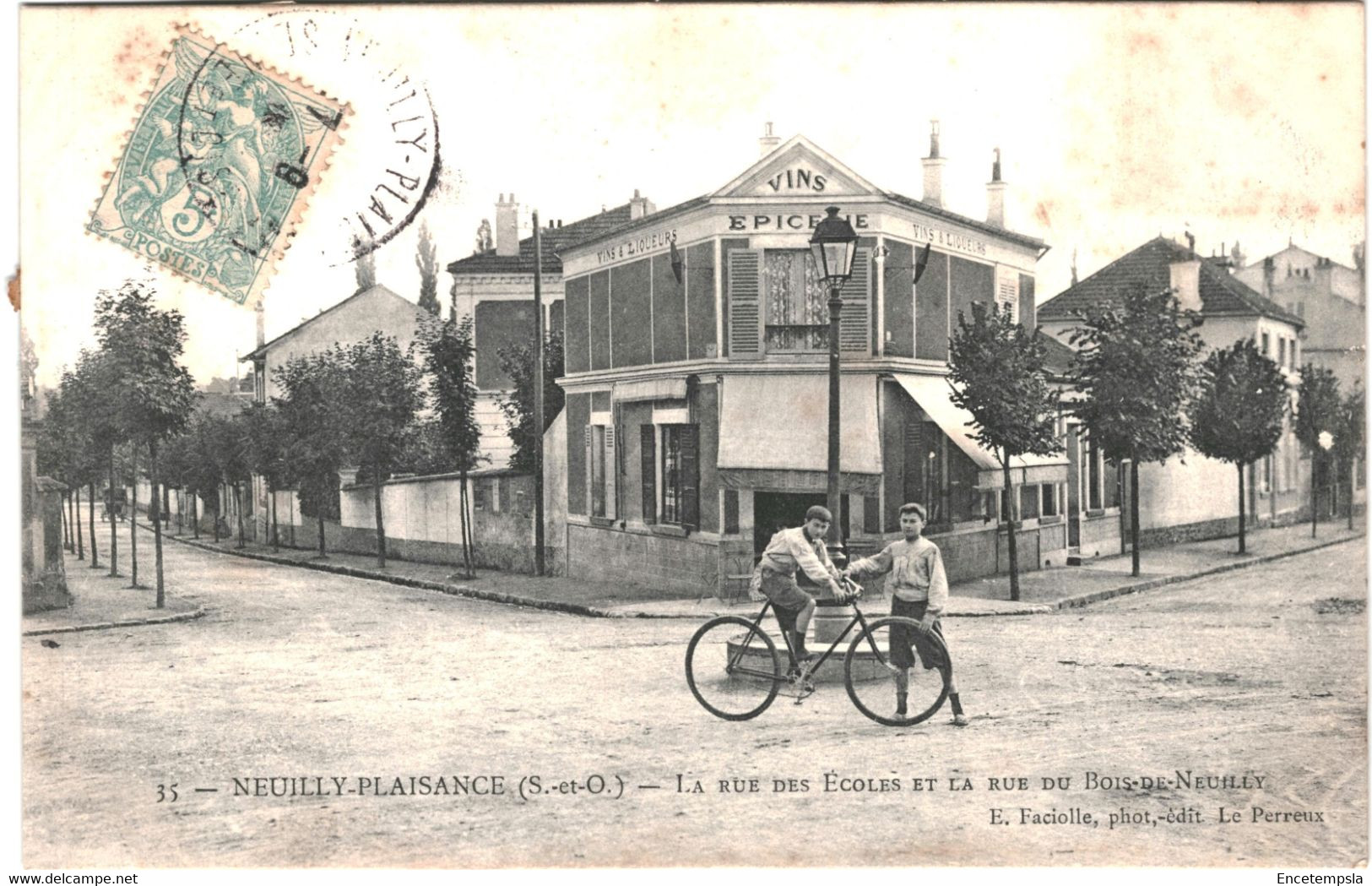 CPA-Carte Postale France  Neuilly-Plaisance  Rue des Ecoles et rue du Bois de Neuilly   VM55623ok