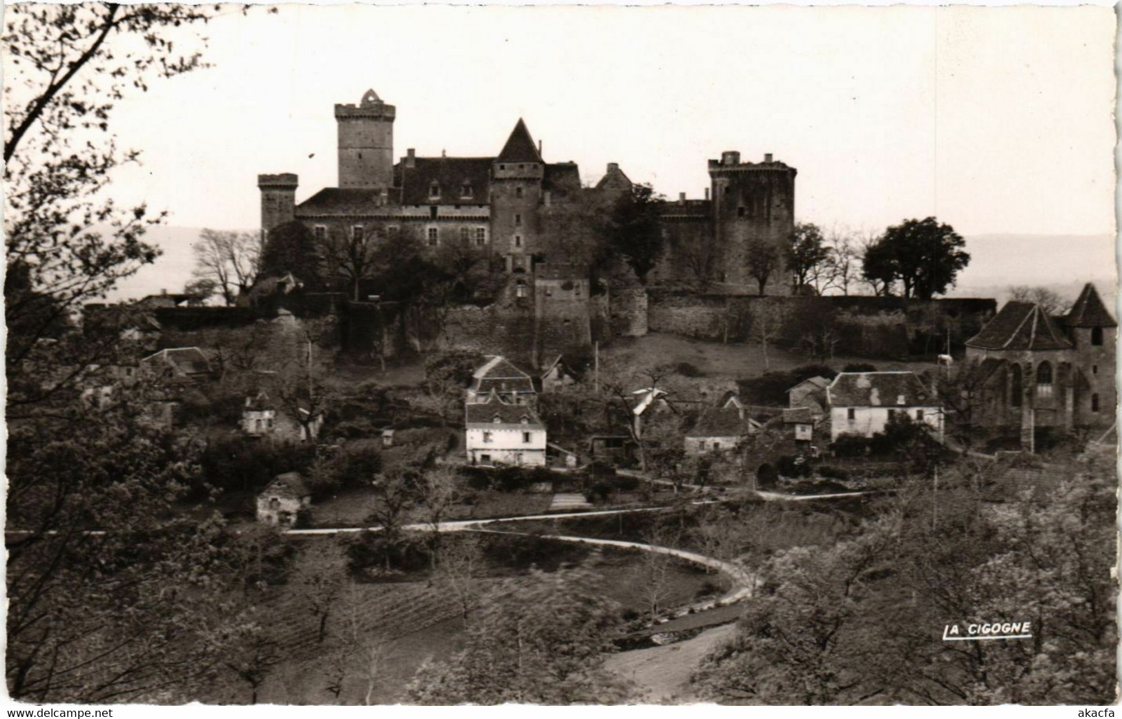 CPA CASTELNAU-BRETENOUX - en son Abbatiale (353918)