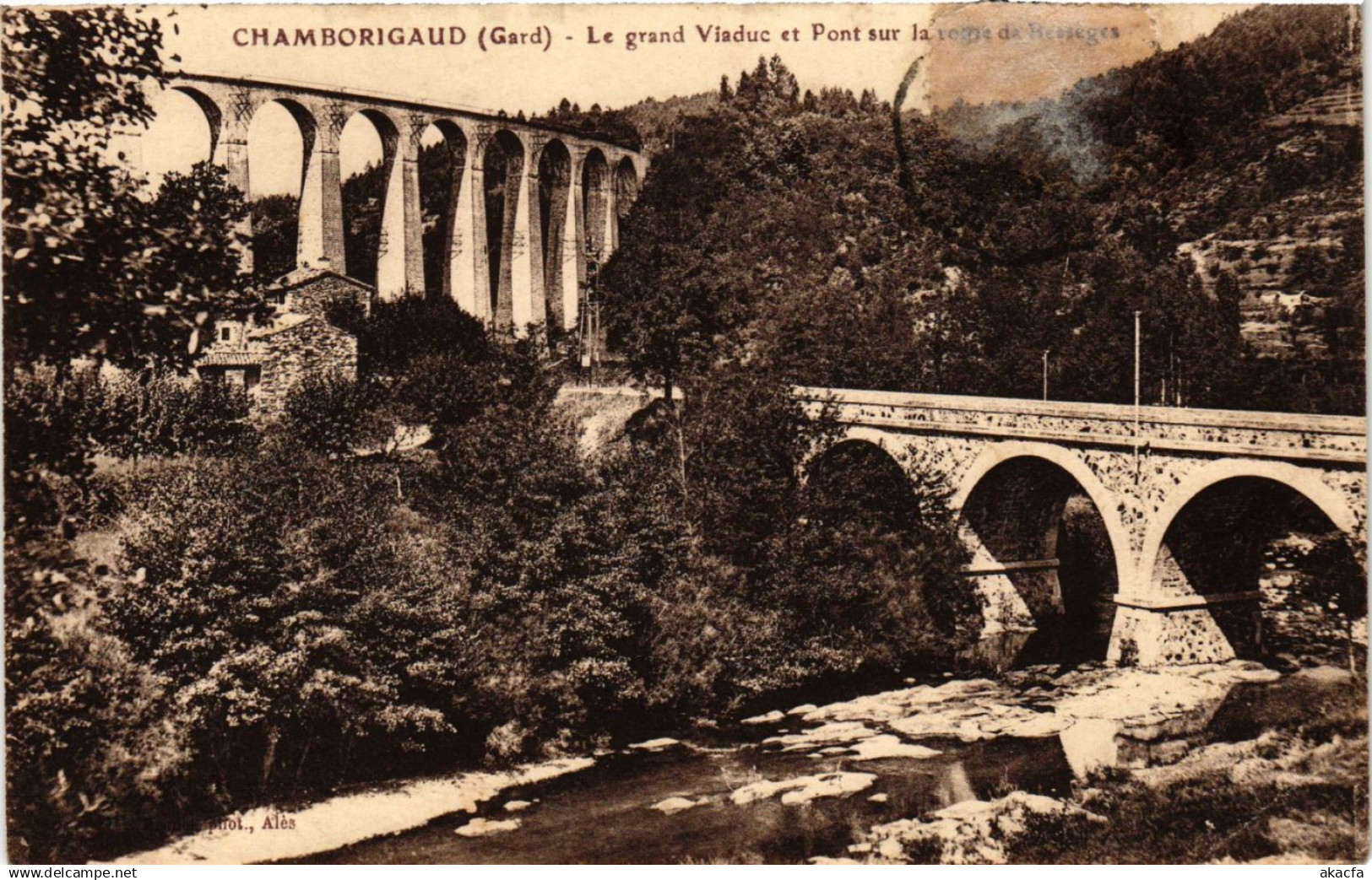 CPA CHAMBORIGAUD - Le grand Viaduc et Pont sur la (299718)