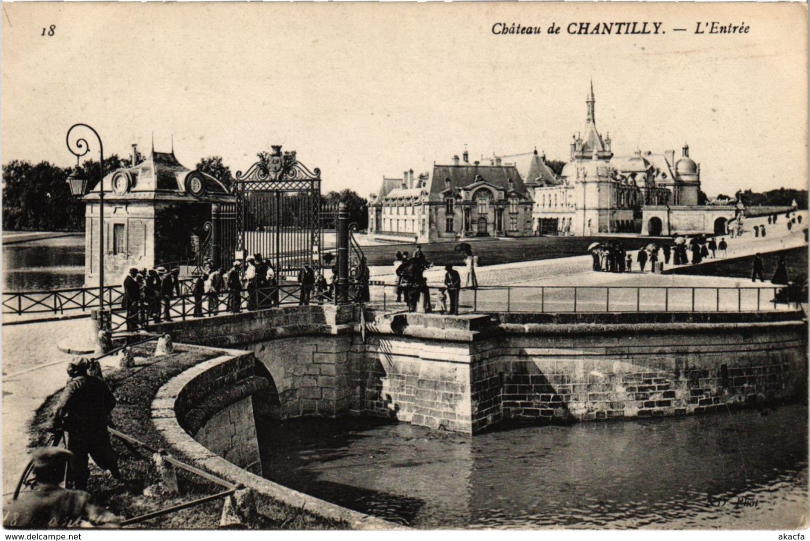 CPA Chantilly - Chateau de Chantilly - L'Entree (1032138)