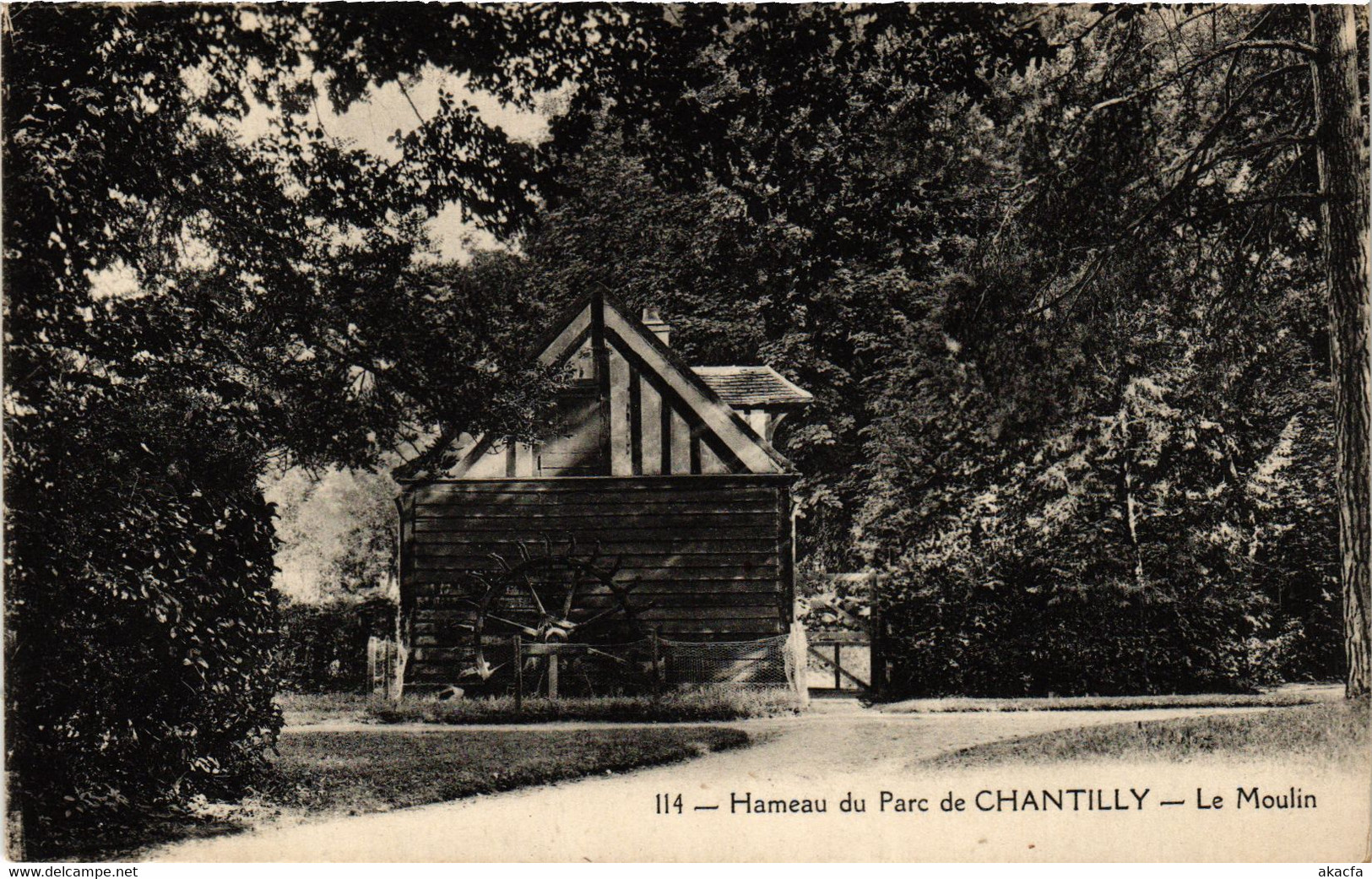 CPA Chantilly Hameau du Parc de Chantilly, Le Moulin FRANCE (1014134)