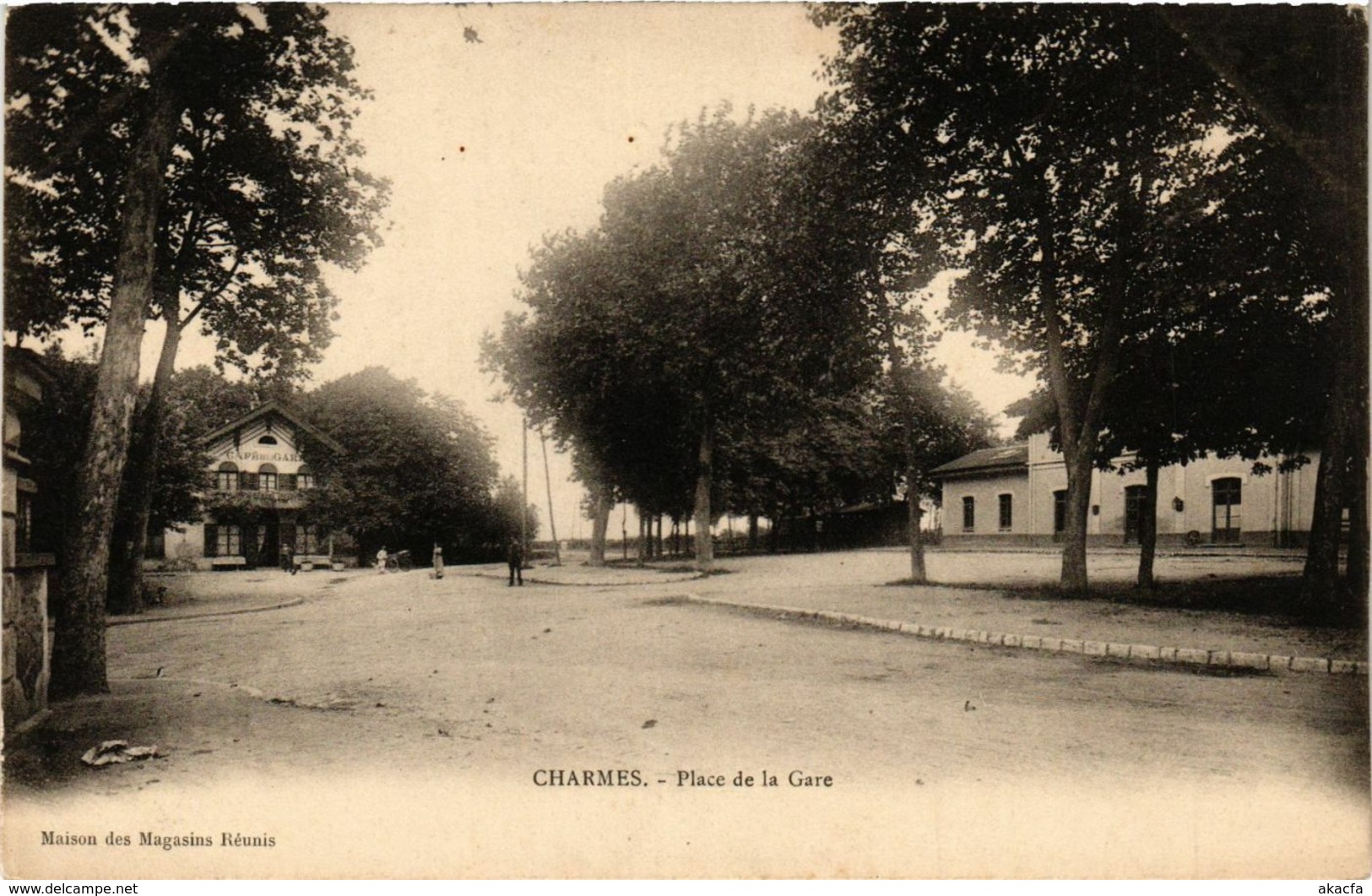 CPA CHARMES - Place de la Gare (279433)