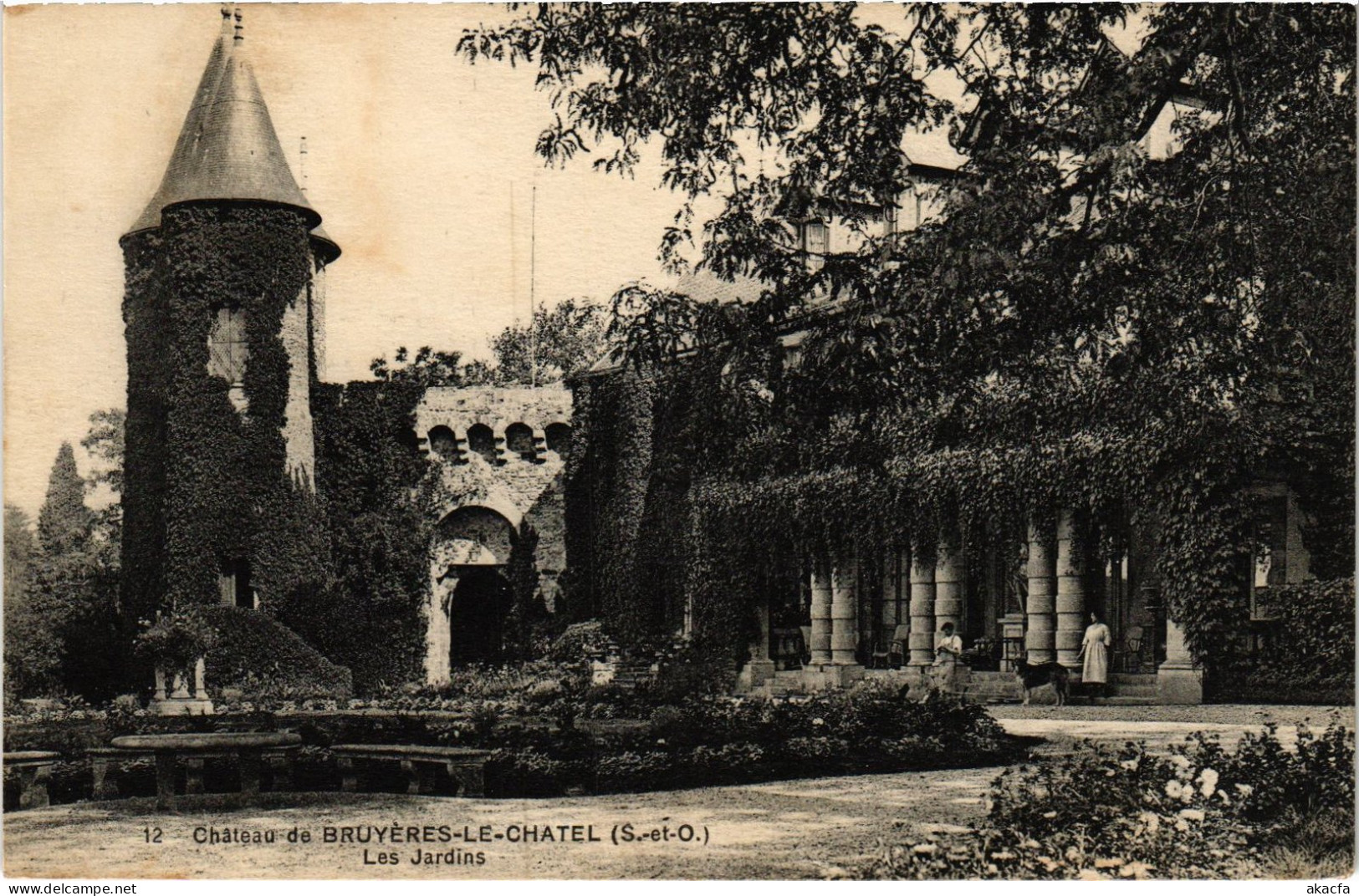 CPA Chateau de Bruyeres-le-Chatel Les Jardins FRANCE (1371194)