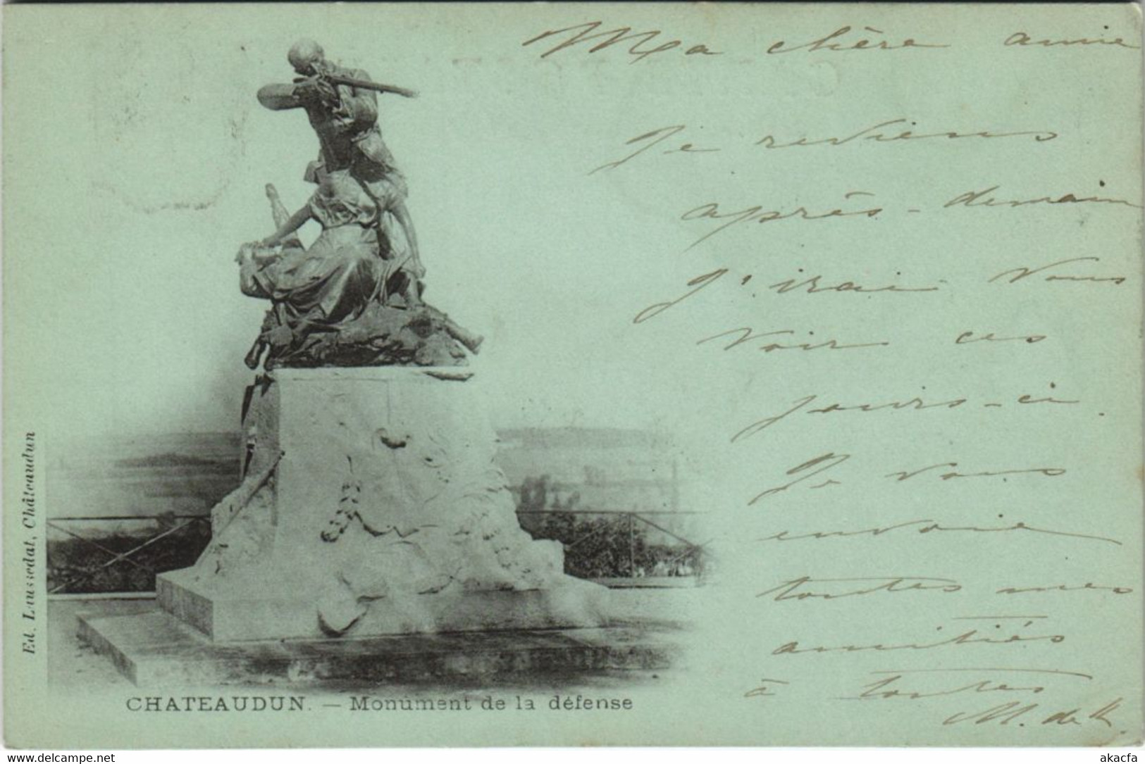 CPA CHATEAUDUN - Monument de la défense (33674)