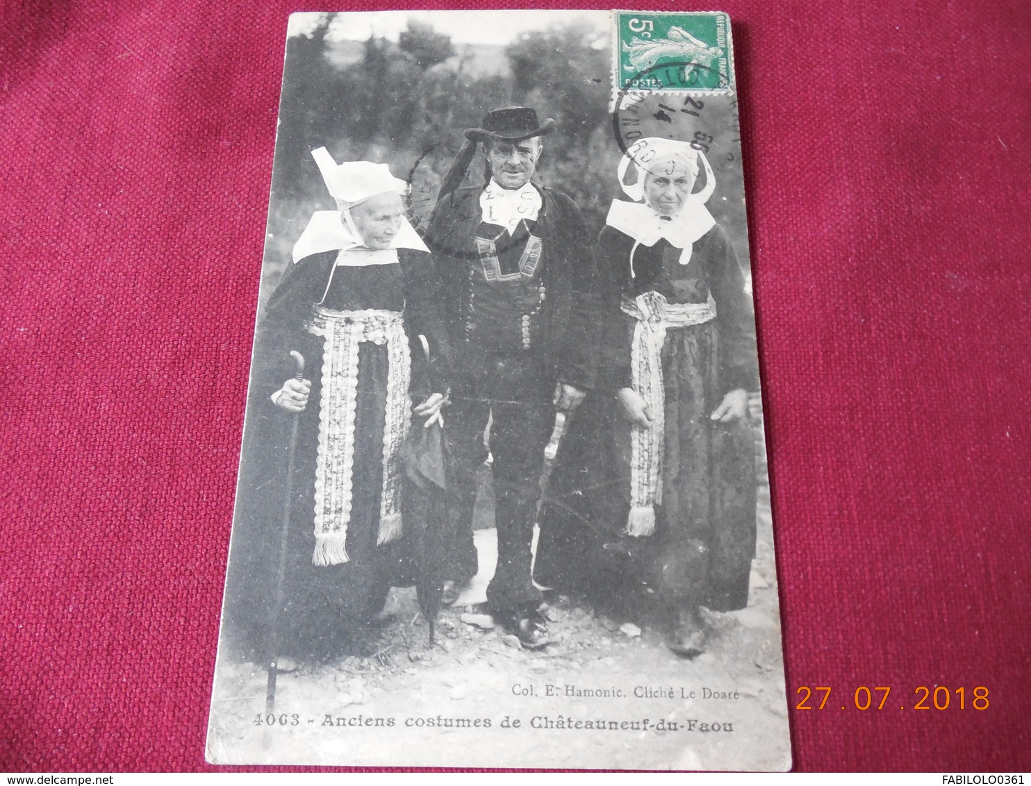 CPA - Châteauneuf-du-Faou - Anciens costumes