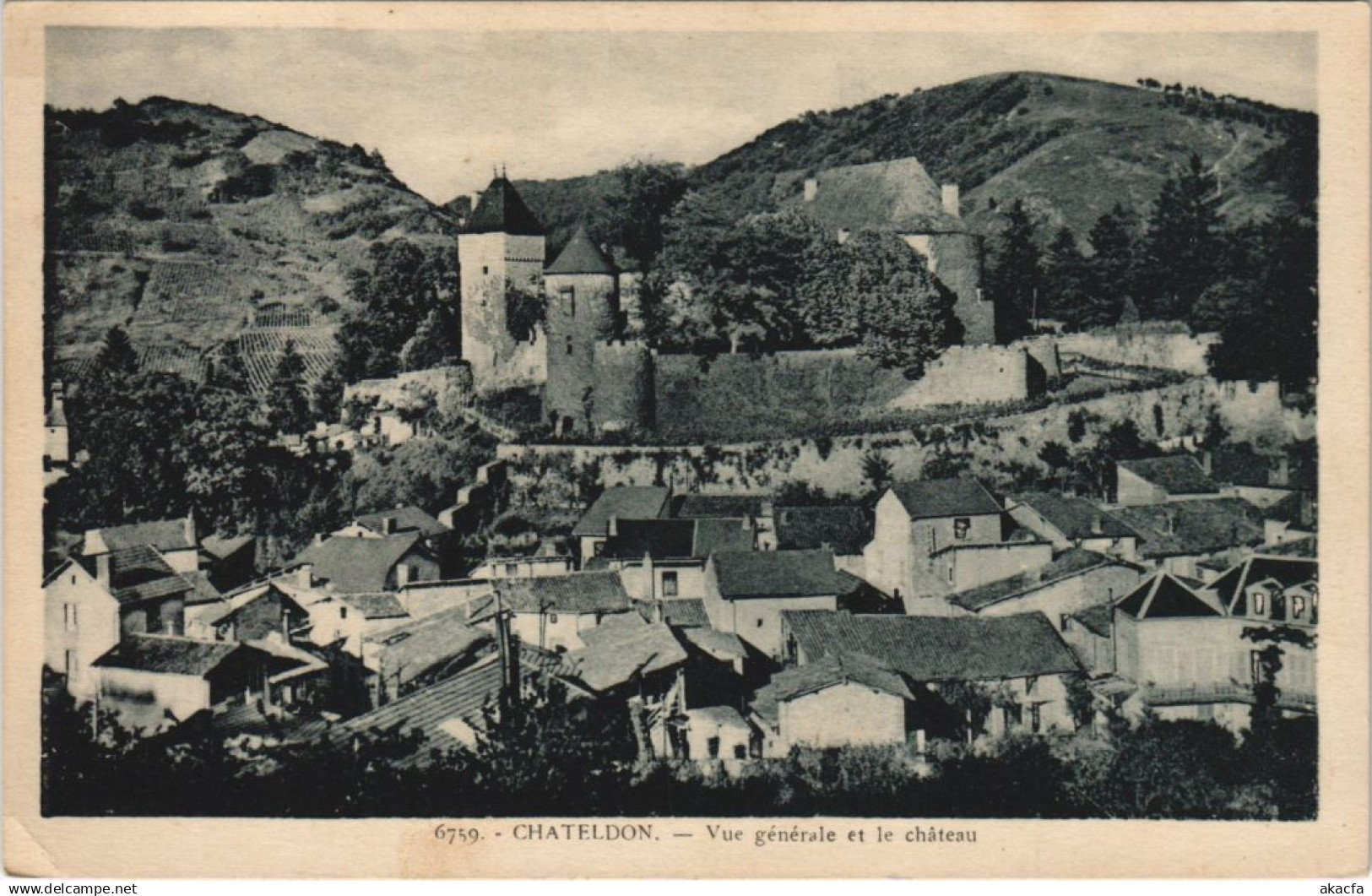 CPA CHATELDON Vue Generale et le Chateau (1255496)