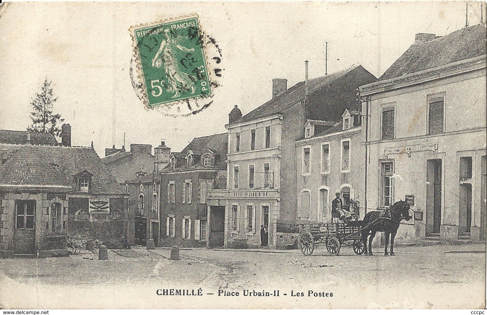 CPA Chemillé Place Urbain II Les Postes