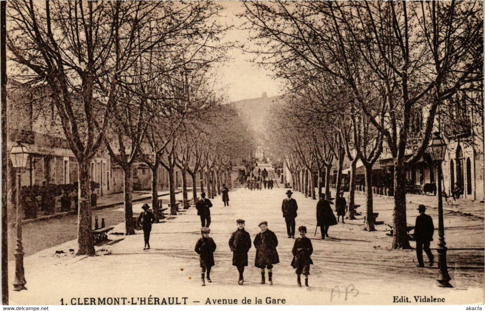 CPA CLERMONT-l'HERAULT Avenue de la Gare (686576)