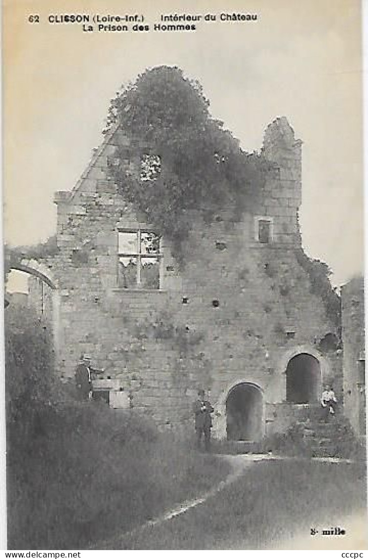 CPA Clisson Intérieur du Château La Prison des Hommes