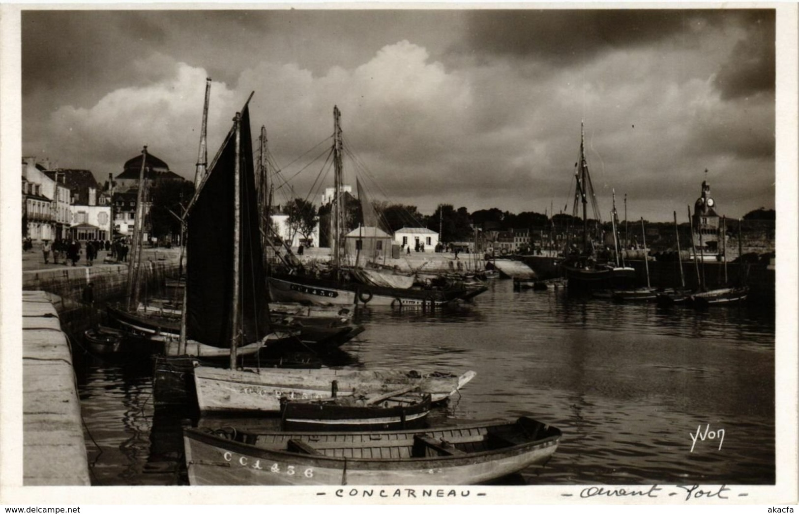 CPA CONCARNEAU (Finistere) - L'avant-port (252612)