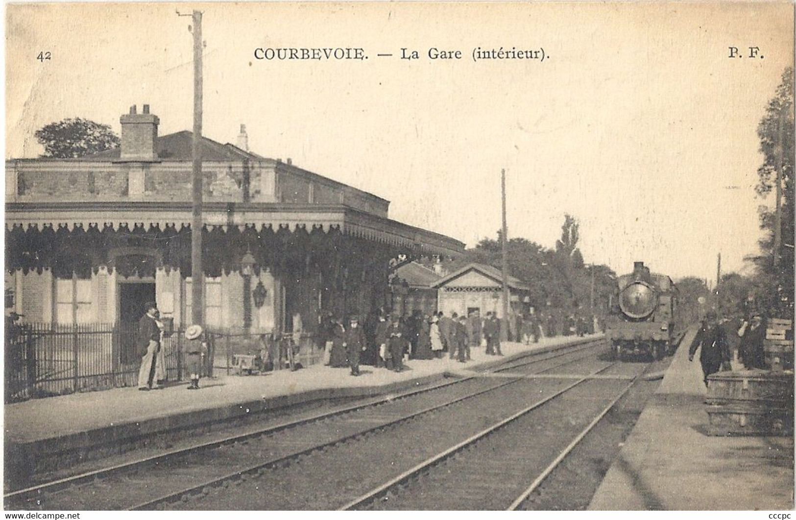 CPA Courbevoie La Gare Intérieur