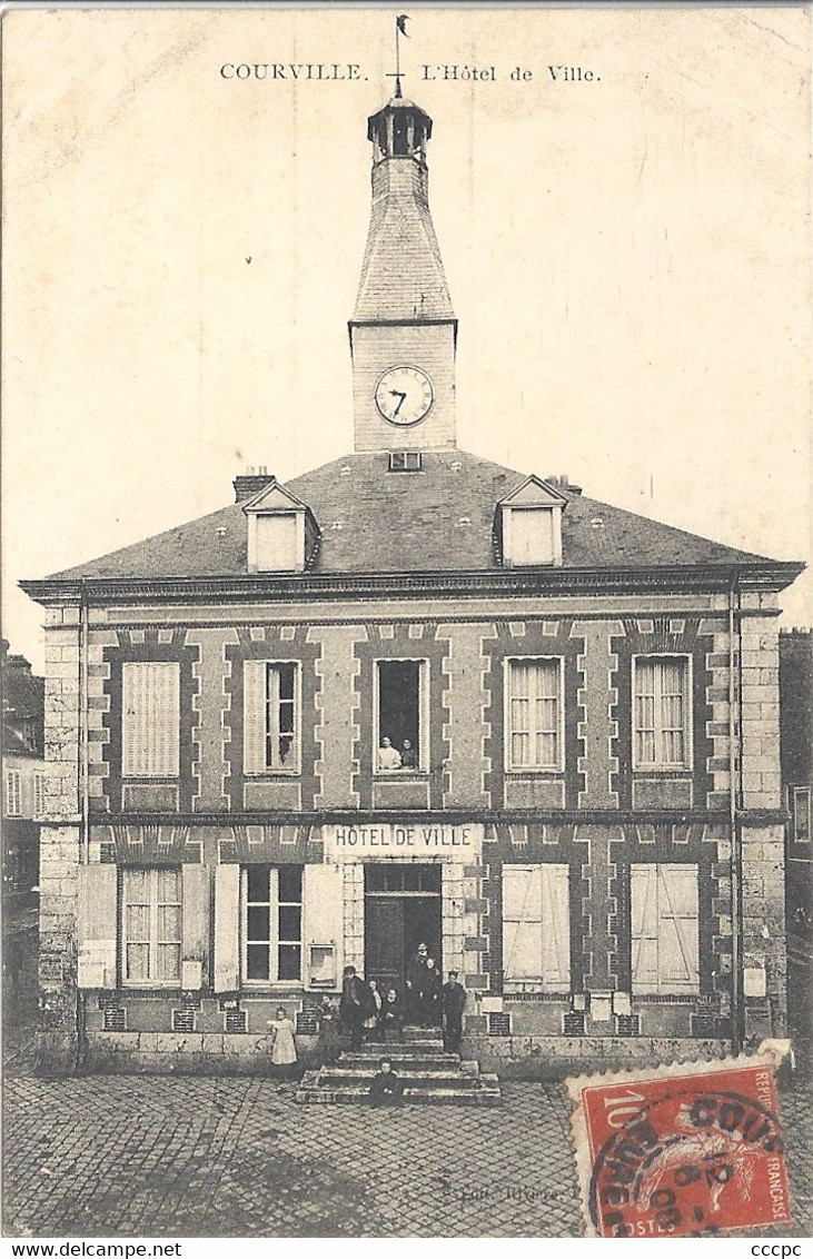 CPA Courville L'Hôtel de Ville