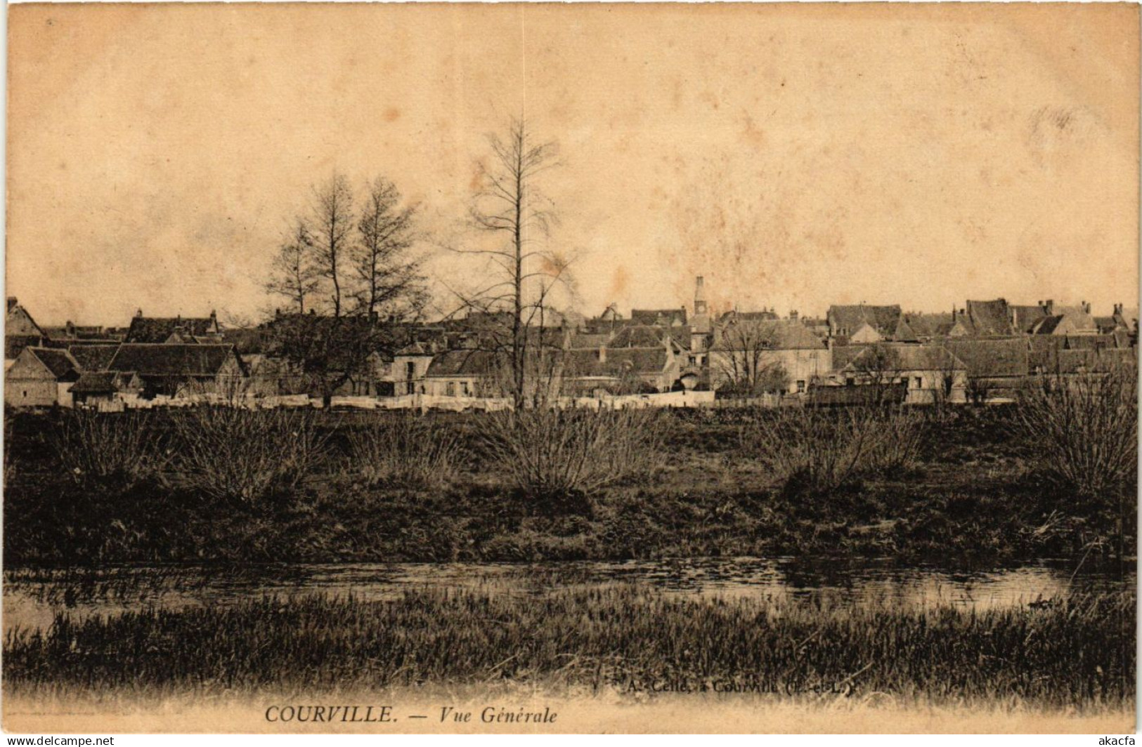 CPA COURVILLE - Vue générale (385290)