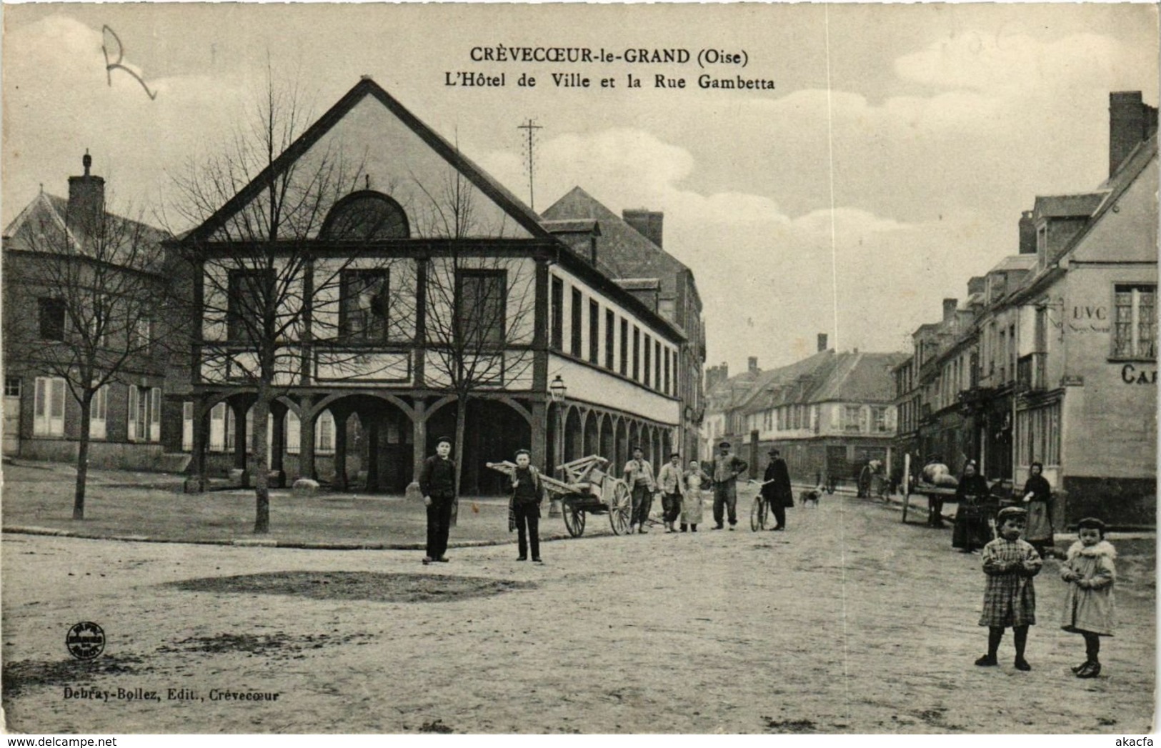 CPA CREVECOEUR-le-GRAND L'Hotel de Ville et la Rue Gambetta (259729)