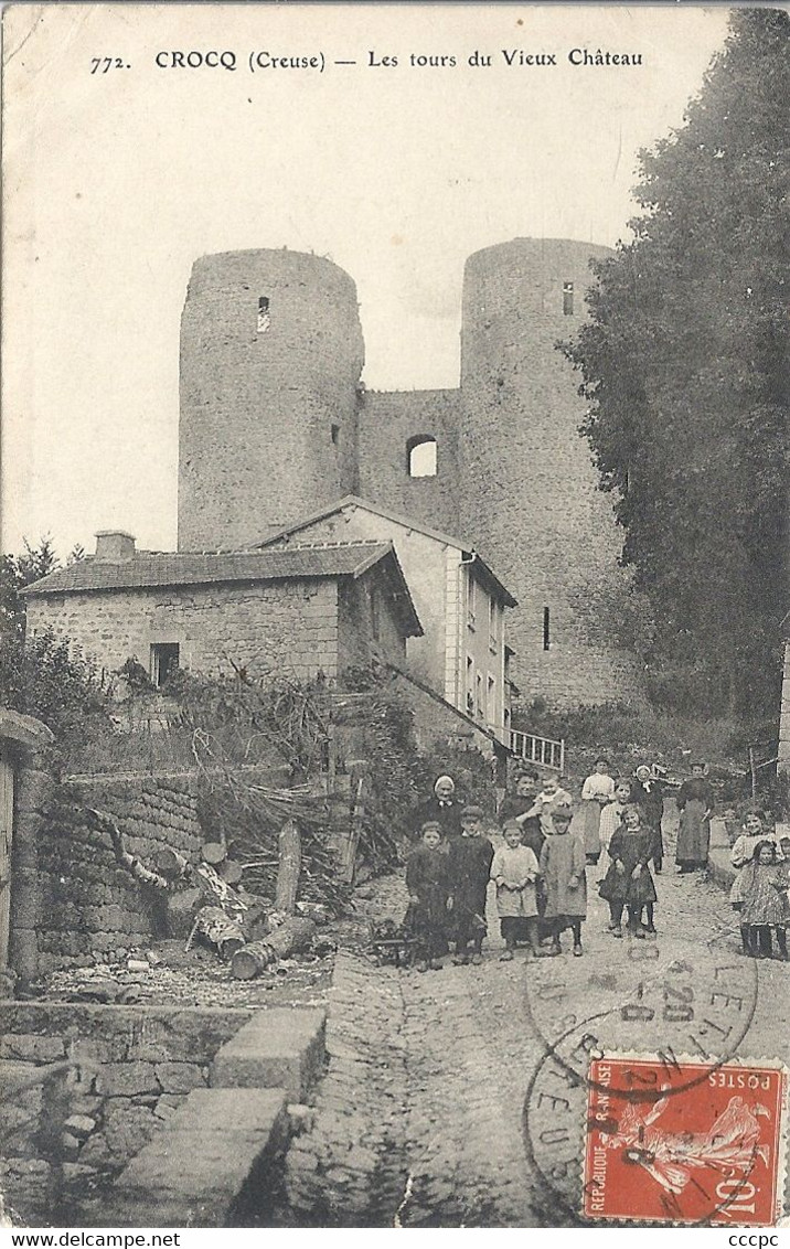 CPA Crocq Les Tours du Vieux Château