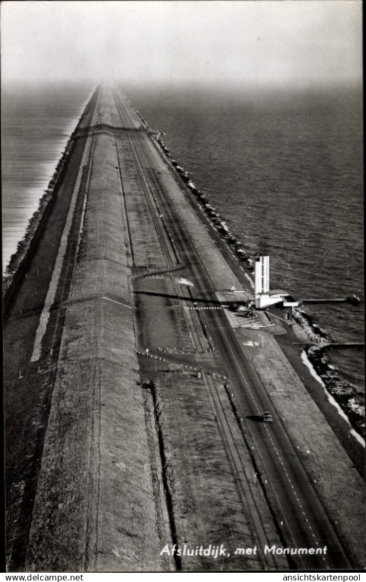 CPA Den Oever Wieringen Nordholland Niederlande, Afsluitdijk met Monument