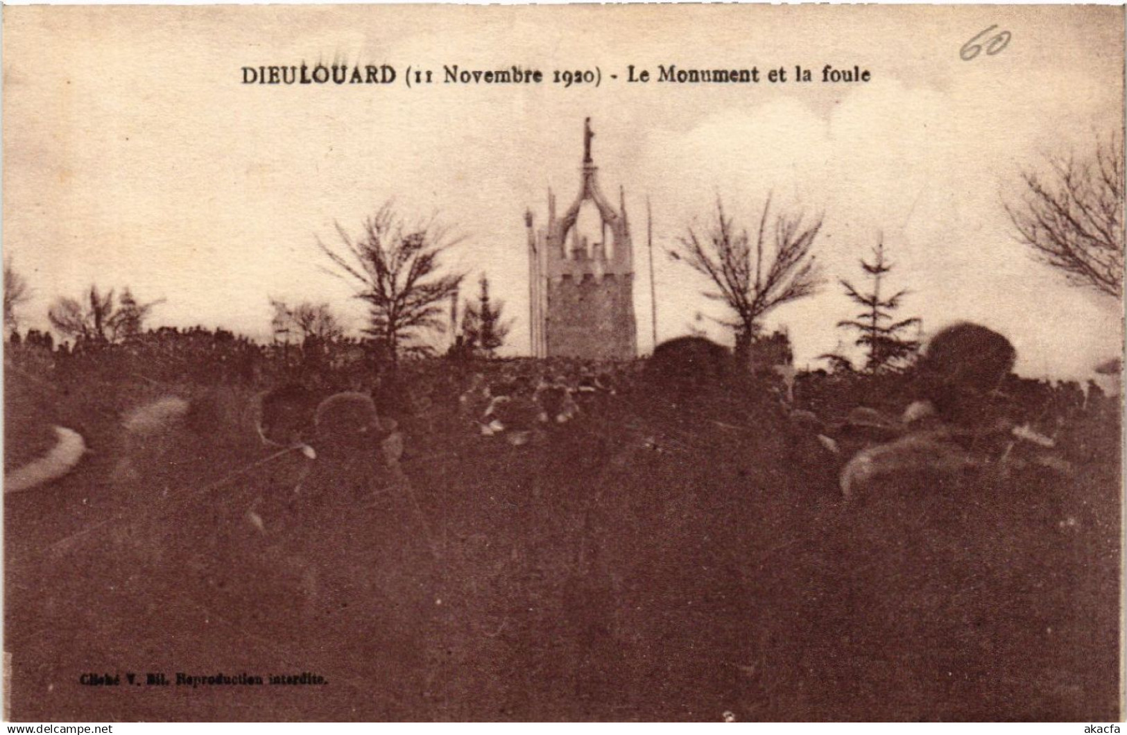 CPA DIEULOUARD - Le Monument et la foule - 1920 (483588)