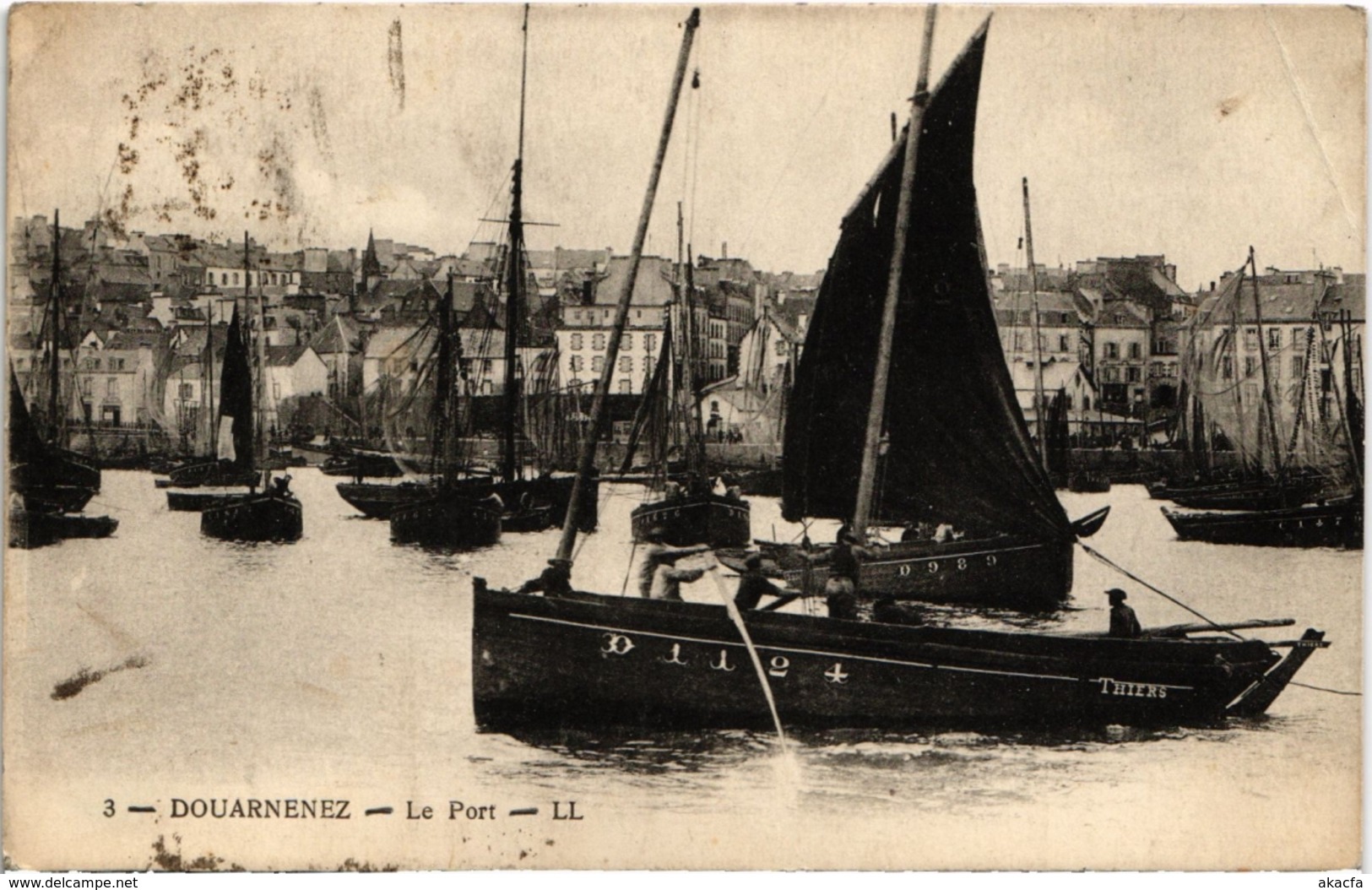 CPA DOUARNENEZ - Le Port (985286)