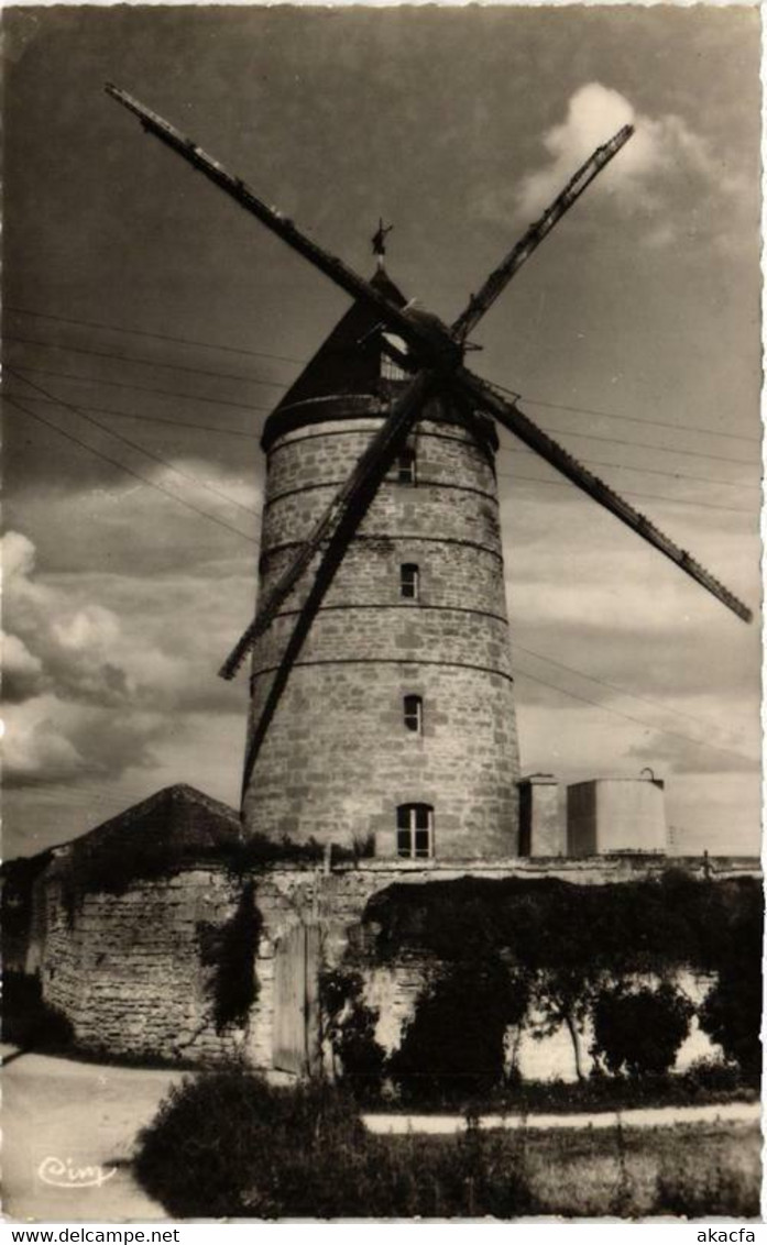 CPA DOUE-la-FONTAINE Le Moulin (606339)