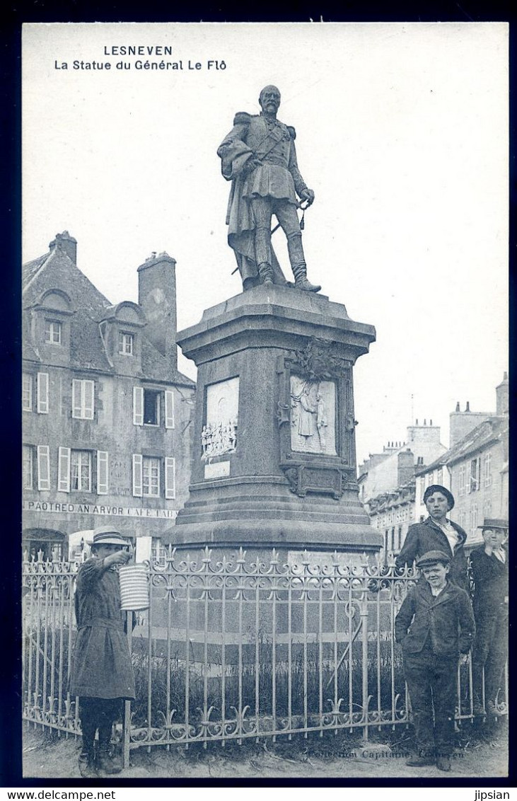 cpa du 29  Lesneven la Statue du Général Le Flô   AVR21-40