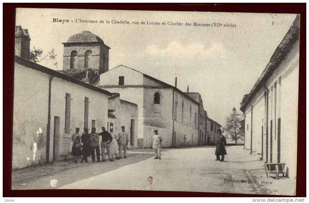 cpa du  33  Blaye  intérieur de la Citadelle  rue de Lutzen et clocher des Minimes    2LIO1