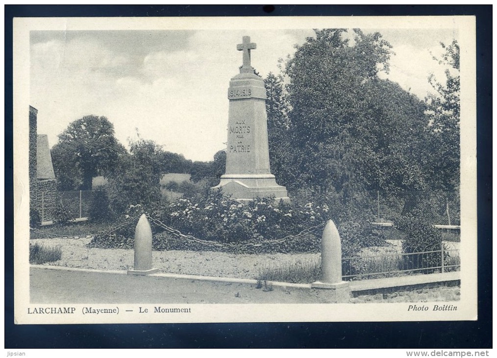 cpa du 53  Larchamp  le monument   NCL6