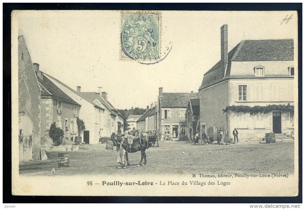 cpa du 58 Pouilly  sur Loire -- la Place du Village des Loges       NCL24