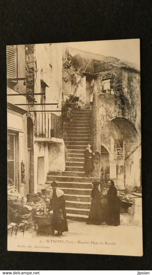 cpa du 83 St Tropez escalier place du Marché   AVR20-21