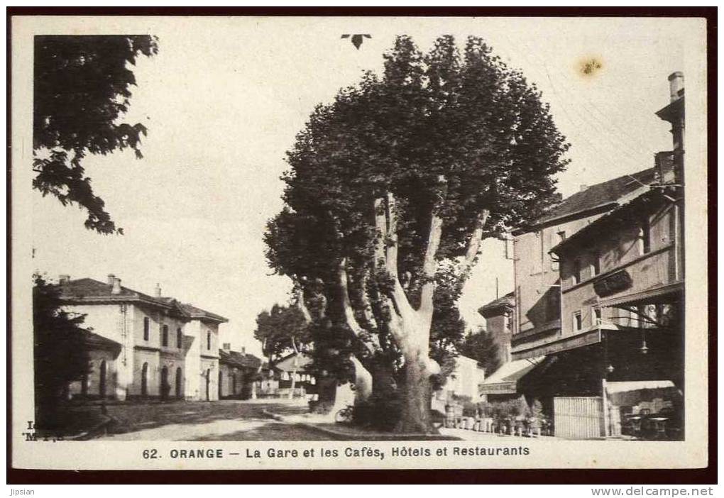 Cpa du 84 Orange La gare et les Cafés, Hôtels et Restaurants            A47