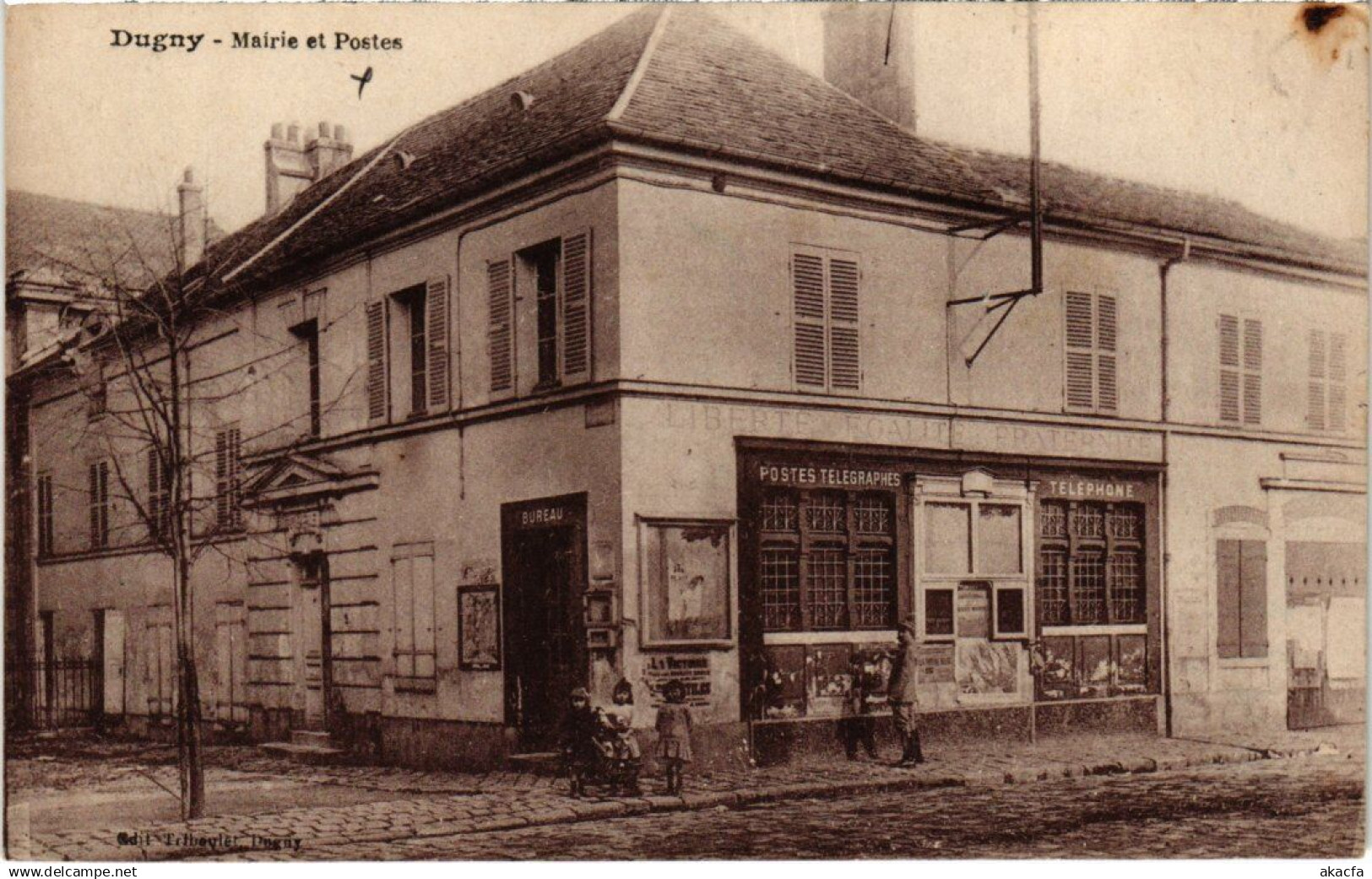 CPA DUGNY Mairie et Postes (1353069)