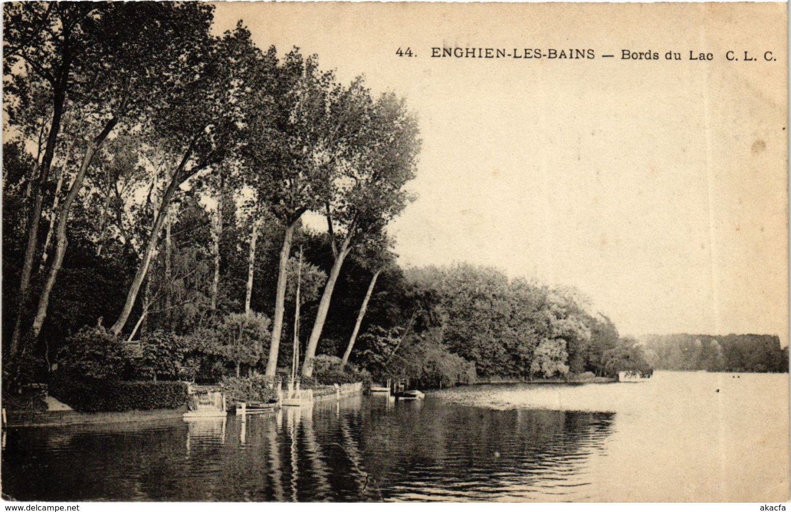 CPA ENGHIEN-les-BAINS Bords du Lac (983283)