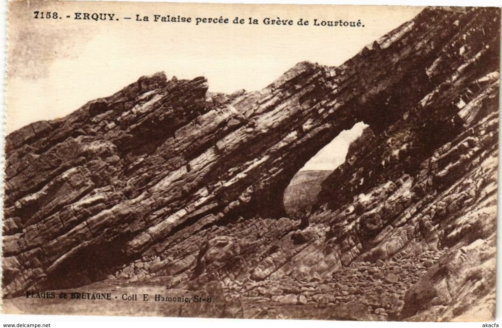 CPA ERQUY - La Falaise percée de la Gréve de Lourtoué (243026)