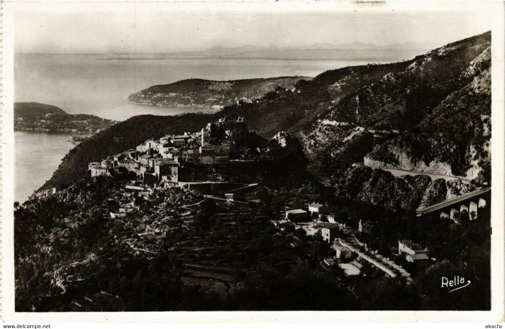 CPA EZE EZE et la route de la Moyenne Corniche (639423)