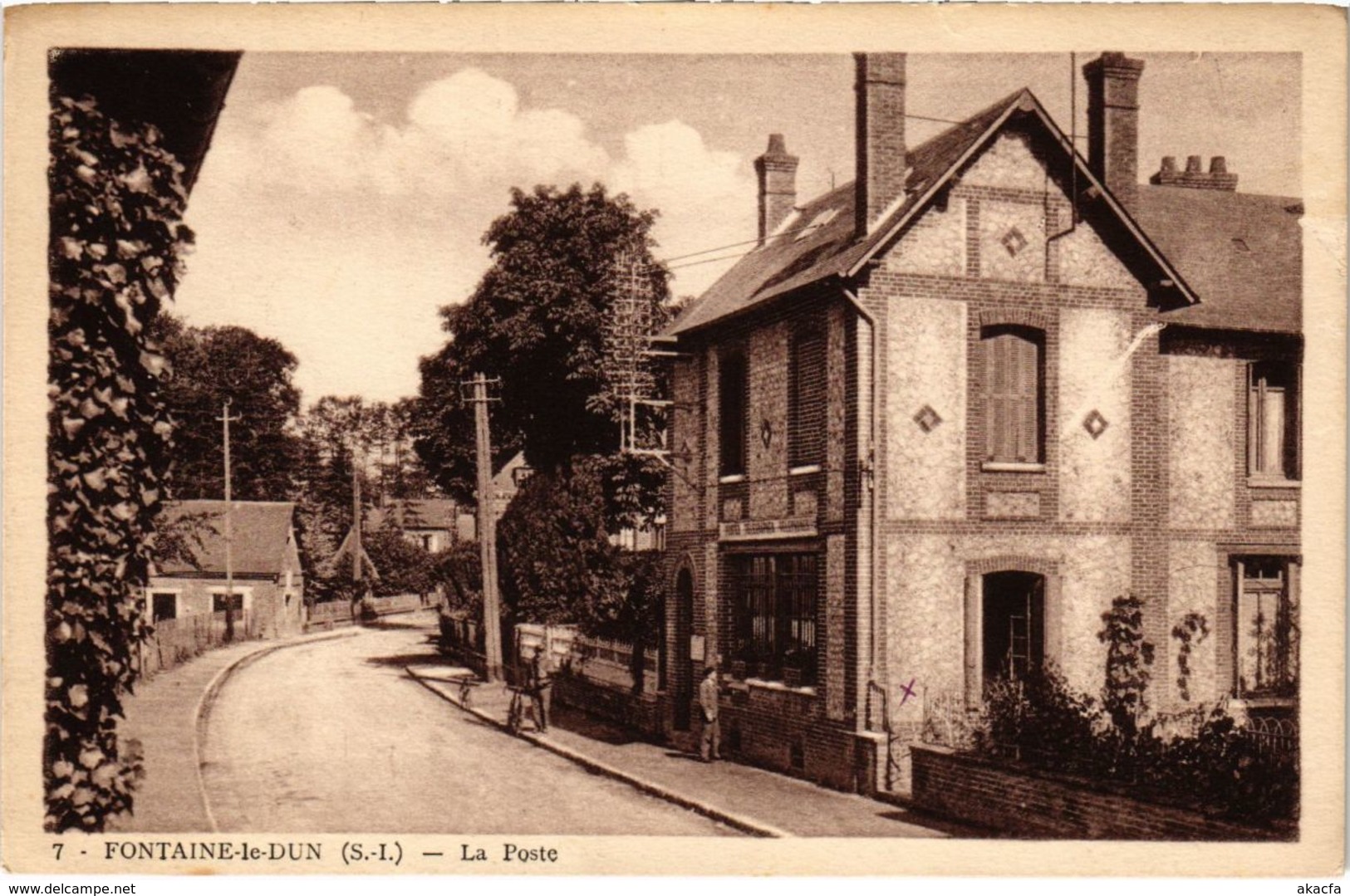 CPA Fontaine-le-Dun - La Poste (105387)