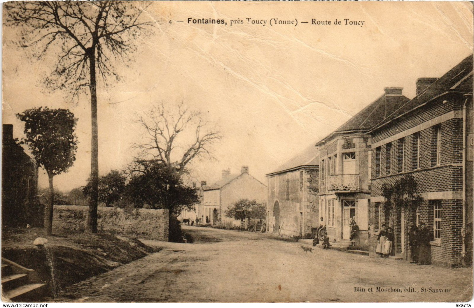 CPA Fontaines Route de Toucy (1184375)