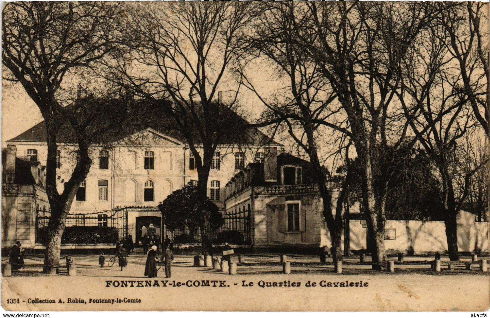 CPA FONTENAY-la-Comte - Le Quartier de Cavalerie (112725)