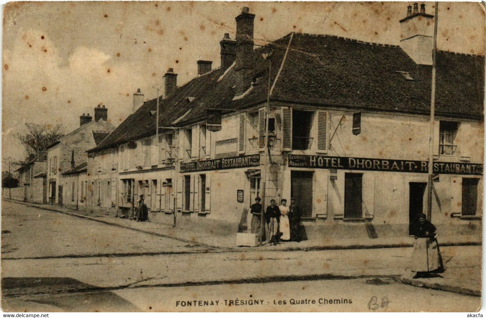 CPA FONTENAY TRESIGNY - Les Quatre Chemins (436314)