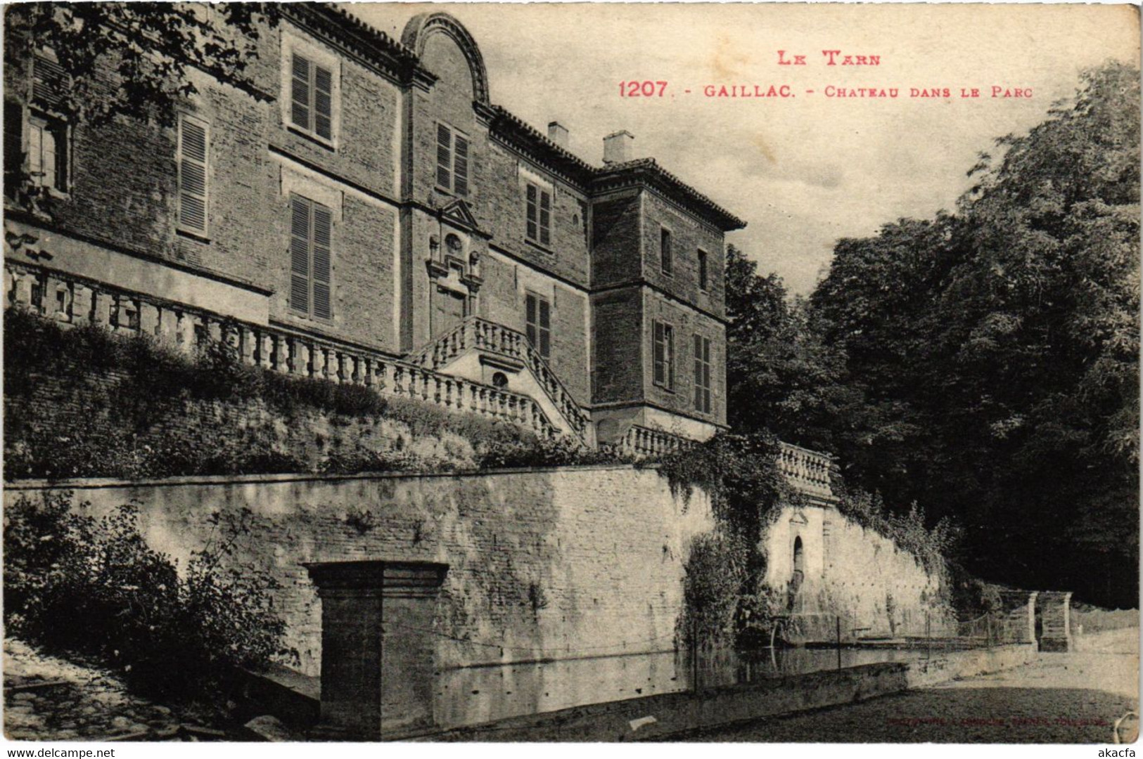 CPA Gaillac Chateau dans le Parc FRANCE (1016364)