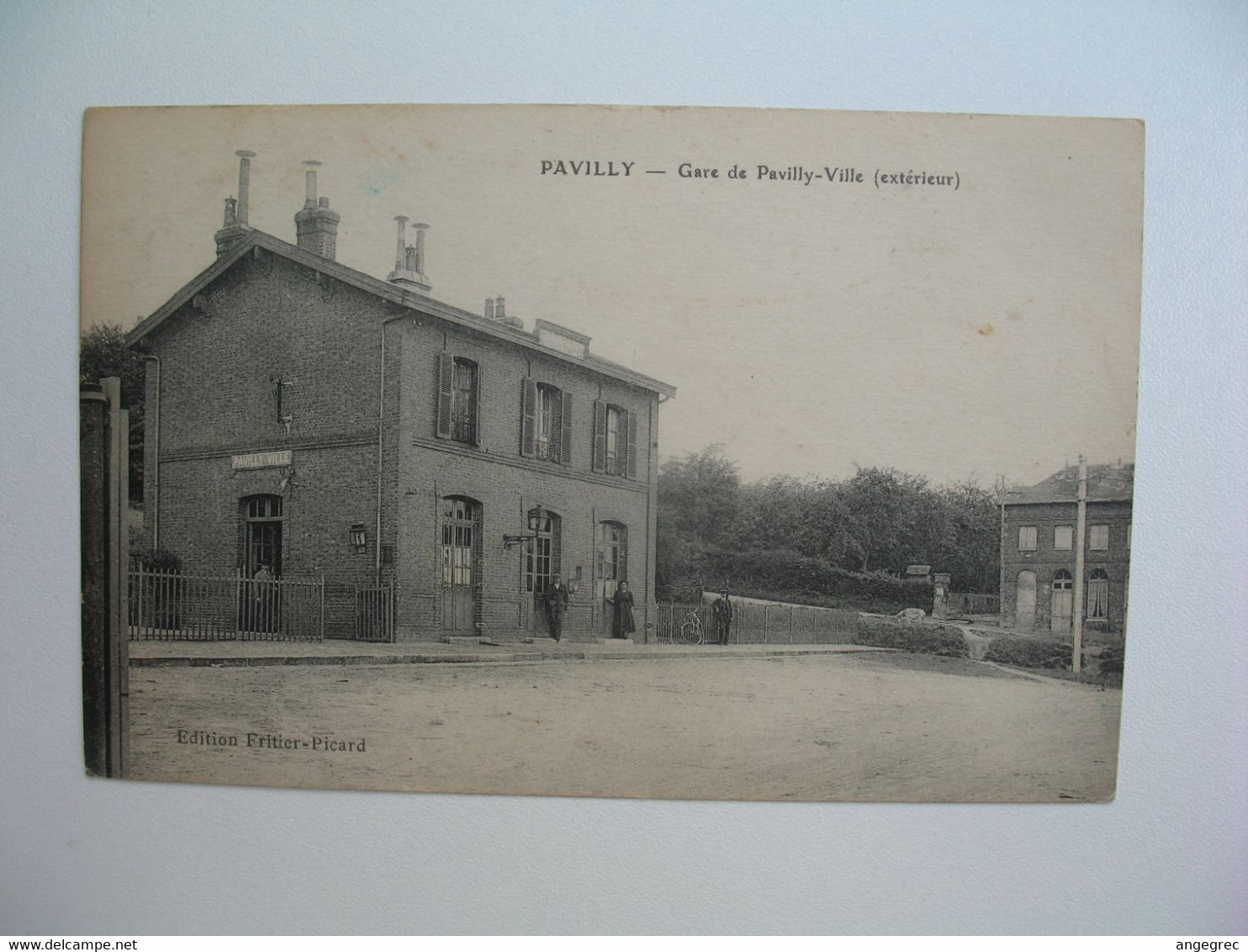 CPA Gare  :  Pavilly -  Gare de Pavilly-ville extérieur